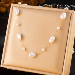 European American Style Retro White Pearl Irregular Size Chain Gold Plated Necklace Women's Everyday Wear - Product Image 1