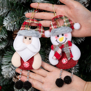Ornamen Natal Boneka Santa, Manusia Salju, Beruang, Rusa Kutub dari Kain Felt, Gantungan Hias dengan Topi dan Syal Bermotif Kotak-kotak, Dekorasi Pohon Natal, Hadiah - Product Image 3