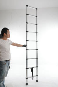 บันไดพับได้ขายดีจากโรงงาน บันไดอลูมิเนียมยืดหดได้ 3.2 เมตร สำหรับใช้ในครัวเรือน มาตรฐาน EN131 - Product Image 3