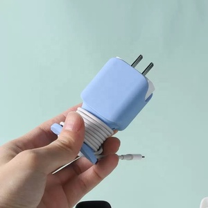 Protecteur de chargeur en silicone avec enrouleur de câble, emballage personnalisé avec logo couleur pour chargeur de téléphone, housse anti-chute - Product Image 3
