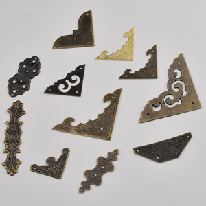 Wenzhou Platinum Link Antique Iron <b>Corner</b> <b>Protectors</b> New Chinese Style Anti Scratch Furniture Hardware Accessories - Product Image 2