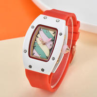 Nouvelle Montre à Quartz de Luxe pour Femme avec Mouvement Citizen, Bracelet en Silicone, Design Carré Arc-en-ciel avec Strass Colorés et Aiguilles