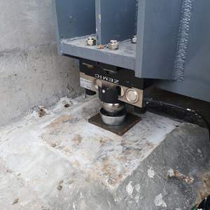 로드 셀 HM9B-C3-30T-16B3-R1-1C 트럭 스케일 센서 0.5% 정확도 2mv 출력 나사 장착 0 ~ 40 온도 범위 - Product Image 2