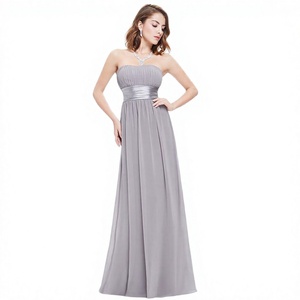 Vestido de dama de honor de gasa hasta el suelo, sin tirantes, con corpiño plisado y cinturón de satén, estilo línea A, gris clásico - Product Image 4