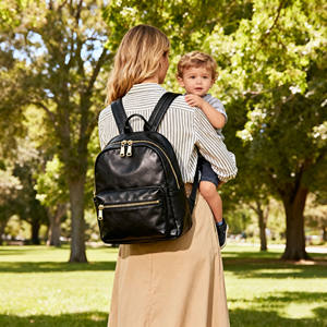 Fabricant de sacs à couches multi-poches en similicuir végan de qualité supérieure personnalisés sac à dos pour mamans lingettes pour vêtements de bébé biberons - Product Image 4