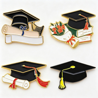 Ensemble de broches émaillées sur le thème de la remise des diplômes : casquette de remise des diplômes, diplôme, parchemin, livre, fleur en métal pour broche, cadeau de remise des diplômes