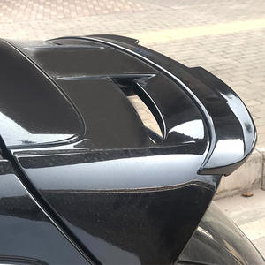 Aileron de coffre arrière Ford Fiesta ST MK7 MK7.5 en ABS noir avec texture fibre de carbone, aucun perçage requis - Product Image 1