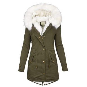 Cappotto Invernale da Donna con Cappuccio e Collo in <span class=keywords><strong>Pelliccia</strong></span>, in Poliestere, Slim Fit, Imbottito, Caldo, Lunghezza Media, Chiusura a Bottoni, Taglie Grandi - Product Image 2