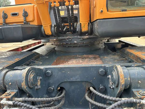 Excavatrice sur pneus hydraulique Hyundai 210w-9 d'occasion, 90% neuve, modèle 2020, moteur et boîte de vitesses en bon état, prix bas, à vendre - Product Image 3