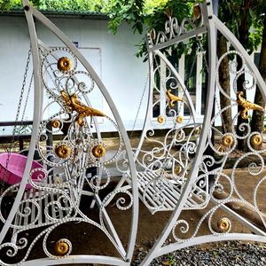 Columpios de Metal con Recubrimiento de Polvo Blanco para Exteriores, Diseño Vintage Moderno de Lujo, Hechos a Mano, Decorativos para Jardín, Sala de Estar, Parque - Product Image 1