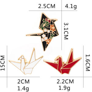 מזל חמוד יפני סגנון נייר מנוף אמייל סיכת עבור נשים בנות אופנה אוריגמי בעלי החיים תג תווית סיכות תכשיטי מפלגה מתנות - Product Image 2