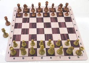 King Tall 4,25 pulgadas the Candidates King's <span class=keywords><strong>Knight</strong></span> Series con piezas de ajedrez de plástico cuádruple ponderadas de color palisandro y boj - Product Image 4