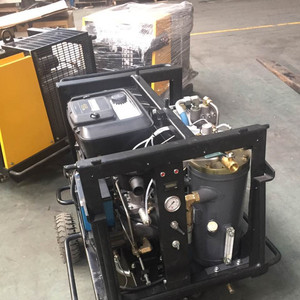 Compresor de Aire Portátil APCOM de 40 CFM, 18 hp, 13 bar, 35 CFM, 1 m³/min, Pequeño, de Gasolina, Accionado por Motor Diésel - Product Image 4