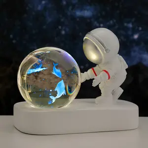 Carga USB de alta qualidade 60mm com luz noturna LED 3D estrela e lua da Via Láctea bola de cristal com base de resina