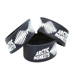 Vente en gros de bracelets en silicone noir de 1 pouce Libérez votre bascule intérieure avec des bracelets promotionnels Arctic Monkeys - Product Image 2