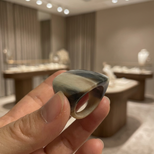 El anillo de cuerno de búfalo presenta rayas negras y marrones cautivadoras, anillo de cuerno clásico para mujeres y hombres - Product Image 2