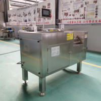 Machine de découpe de cubes d'os de viande congelée Machine de découpe de cubes de poitrine de poulet frais
