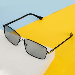 Gafas de Sol Retro de Moda 2025 con Logotipo Personalizado, Protección UV400, Marco de Aleación, Fotocromáticas y Polarizadas para Hombre y Mujer - Product Image 4