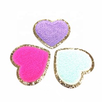 Patch en chenille personnalisé avec logo en forme de cœur, bordure dorée, broderie