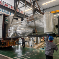Machine de production d'aliments pour animaux de compagnie pressés à froid pour les régimes alimentaires crus et à basse température, avec aménagement de ligne et support de mise en marche