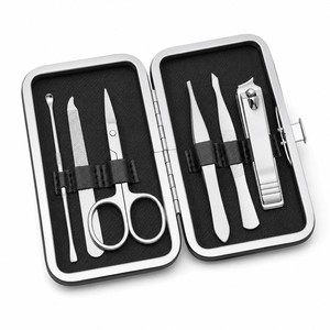 Ensemble de manucure Blackan 6 en 1, coupe-ongles en acier inoxydable, kit de voyage avec étui de rangement pour le soin des doigts - Product Image 1