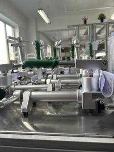 Équipement de calibrage de manomètre robuste, mesure de pression portable sur site pour l'industrie minière, calibrateur de pression GNL - Product Image 1