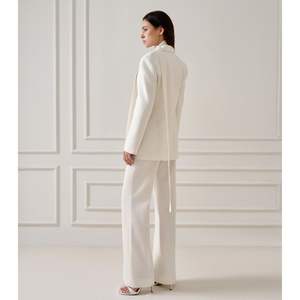 Chaqueta de mujer Jacquard de hormiga blanca elegante de alta calidad, manga larga con un solo pecho, corte recto contemporáneo, cierre tejido corto - Product Image 3