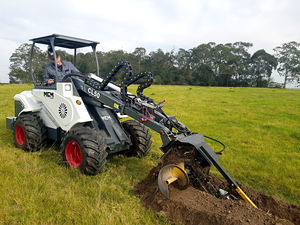 Minicargadora compacta de ruedas múltiple CL50 de EE. UU. Con motor Kohler EPA 4 - Product Image 2