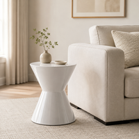 Table d'appoint ronde contemporaine en fibre de verre blanc chaud pour salon, chambre et hôtel, table d'appoint décorative occasionnelle