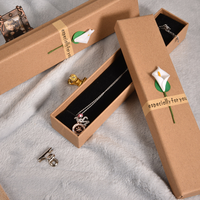 Boîte à collier en papier personnalisée de luxe avec logo, boîte cadeau pour bijoux délicats, emballage haut de gamme en carton pour pendentifs, vente en gros