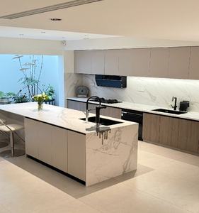 Set di Mobili da Cucina <span class=keywords><strong>con</strong></span> Funzione di Stoccaggio, Design Europeo in Legno, Isola Colore Terra <span class=keywords><strong>con</strong></span> <span class=keywords><strong>Cappa</strong></span> Aspirante - Product Image 1