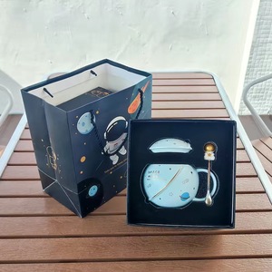 Tasse à café en céramique, forme d'astronaute, style dessin animé, avec couvercle, emballage cadeau, nouvelle collection - Product Image 6