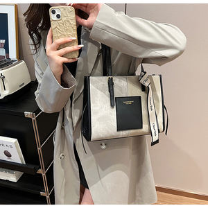 2025 unisexe <span class=keywords><strong>marque</strong></span> sacs à <span class=keywords><strong>main</strong></span> allemagne femmes PU doublure sacs élégant Logo motif deux poignées doux à la mode nouvelle <span class=keywords><strong>liste</strong></span> - Product Image 2