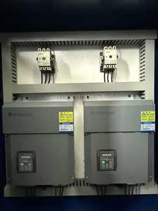 Machine de moulage par injection géante d'occasion Haitian 1400T, équipement de moulage plastique de grande taille, performances fiables pour les pièces automobiles et les appareils électroménagers - Product Image 2