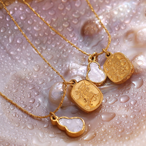 Collier pendentif tendance en acier inoxydable plaqué or, forme de gourde et de cœur, chaîne de clavicule, bijoux pour femmes, cadeau - Product Image 1