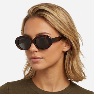 Lunettes de soleil ovales pour femmes, monture intégrale en écaille de tortue, protection UV400, protection solaire, style adulte - Product Image 1