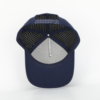 Casquette de baseball en polyester imperméable pour homme avec logo brodé 3D personnalisé en caoutchouc, perforations découpées au laser et cordon