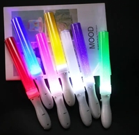 Fournitures en vrac personnalisées Baguette courte fluorescente à LED phosphorescente Bâtons de concert en direct Matériau plastique