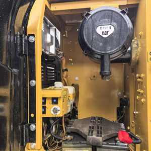 Excavadora de cadenas Caterpillar 320D2L usada, directamente de fábrica, en perfecto estado de mantenimiento. Excavadora hidráulica usada CAT 320 DL en venta. - Product Image 2