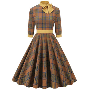 Vestido estilo Hepburn europeo y americano de manga tres cuartos, cuello alto, cintura con lazo y diseño a cuadros verdes con bloques de color. - Product Image 3