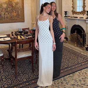 Robe longue à pois de style européen et américain, robe de soirée pour femme, col halter, sans manches, moulante, coupe ajustée - Product Image 4