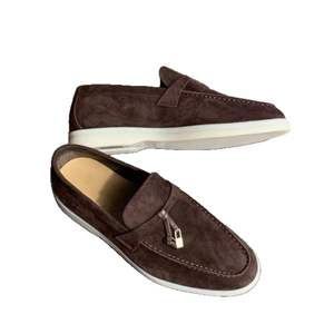 Nouvelles chaussures décontractées à enfiler d'été, semelle souple, avec empeigne en PU artificiel et surpiqûres, style européen-américain polyvalent - Product Image 4