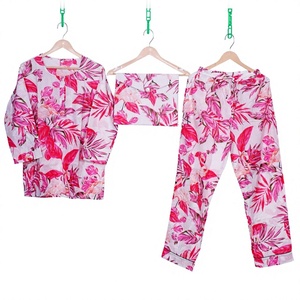 Ensemble de pyjama 3 pièces pour femme en coton 100 % écologique, élégant et discret, à motif floral, confortable, doux, respirant, couleur unie - Product Image 1
