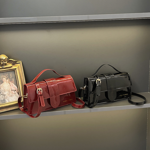 Sac à main pour femmes en cuir PU élégant et luxueux, petit sac à bandoulière, vente chaude, directement de l'usine - Product Image 2