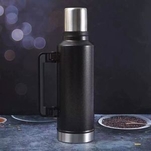 Bouteille isotherme à double paroi 1L 1.4L 1.9L en acier inoxydable avec poignée pour le camping - Product Image 1