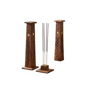 Brûleur d'encens artisanal en bois avec incrustation étoile et lune, design rustique en forme de coupe pour la décoration intérieure et l'aromathérapie - Product Image 1