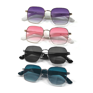 Prevención del viento GY200 ABS Marco de gafas Lentes de vidrio Gafas de sol Cámara remota Reproducción de música Traductor Gafas inteligentes AI - Product Image 1