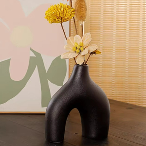 <span class=keywords><strong>Set</strong></span> di Vasi in Ceramica Opaca Nera con Design Astratto Nordico Moderno, Scultura Decorativa per Casa, Design Traforato per Soggiorno - Product Image 3