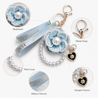 Porte-clés en tissu camélia avec perles, ruban et garniture en perles, anneau en acrylique, pendentif de sac, breloque de voiture, luxe léger, motif floral
