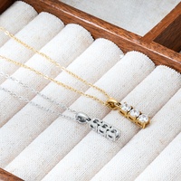 Collier pendentif vertical en acier inoxydable plaqué PVD Joolim, étanche, avec trois zircone linéaires, bijoux de mode en gros